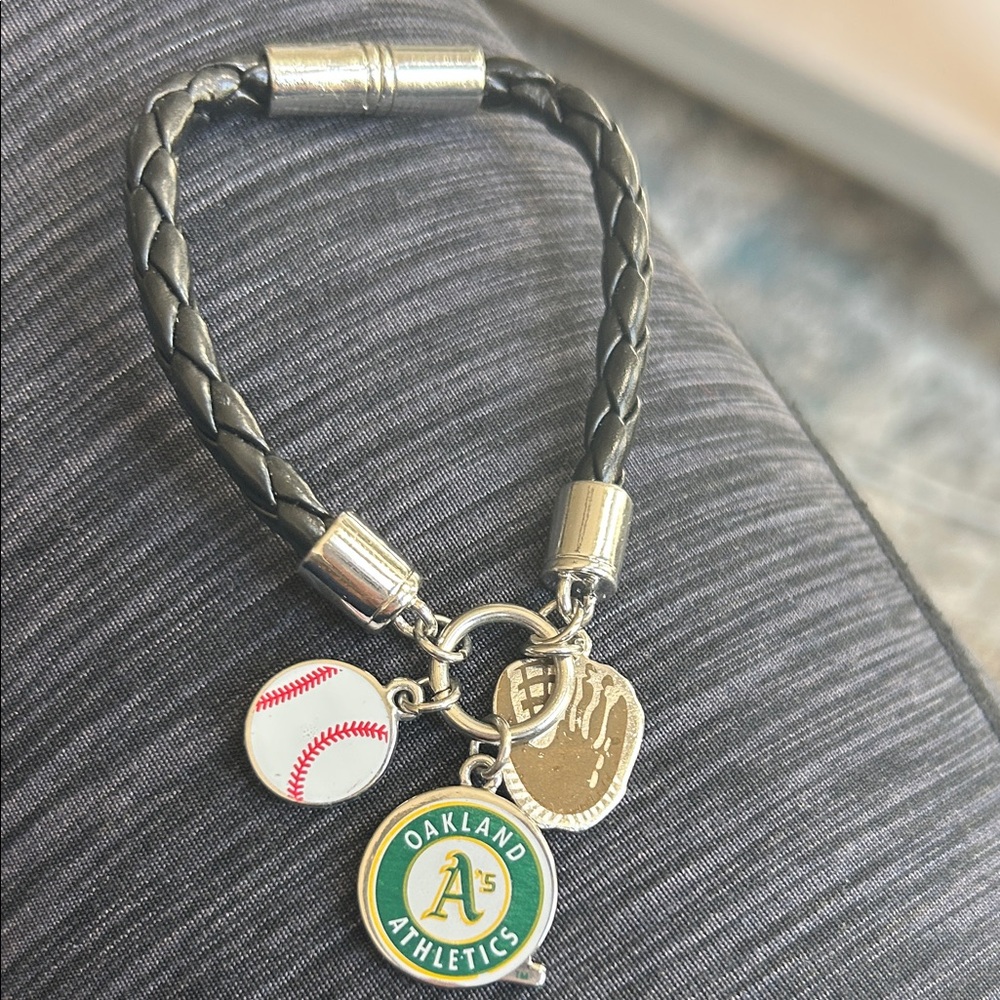 Oakland Athletics Charm Bracelet - Black and Silver